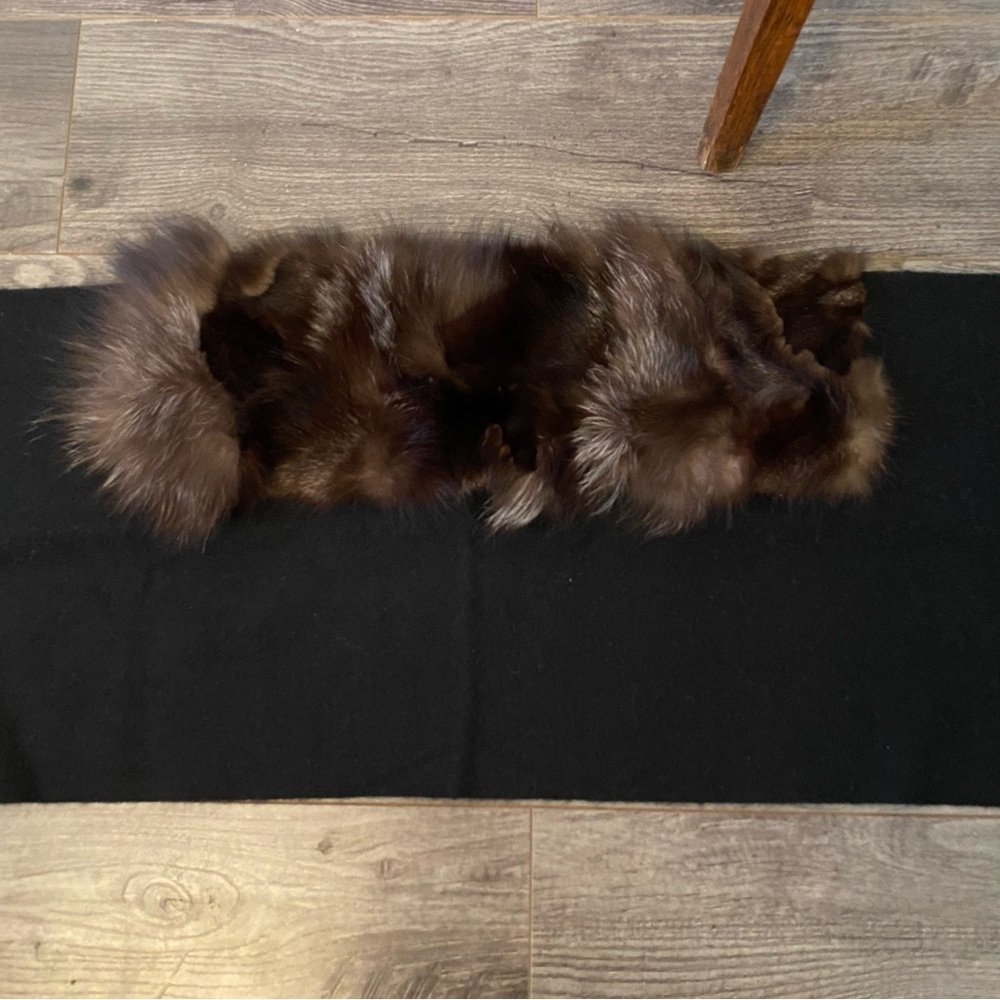 Ryan NewYork fox Fur trimmed scarf - Picture 6 of 11